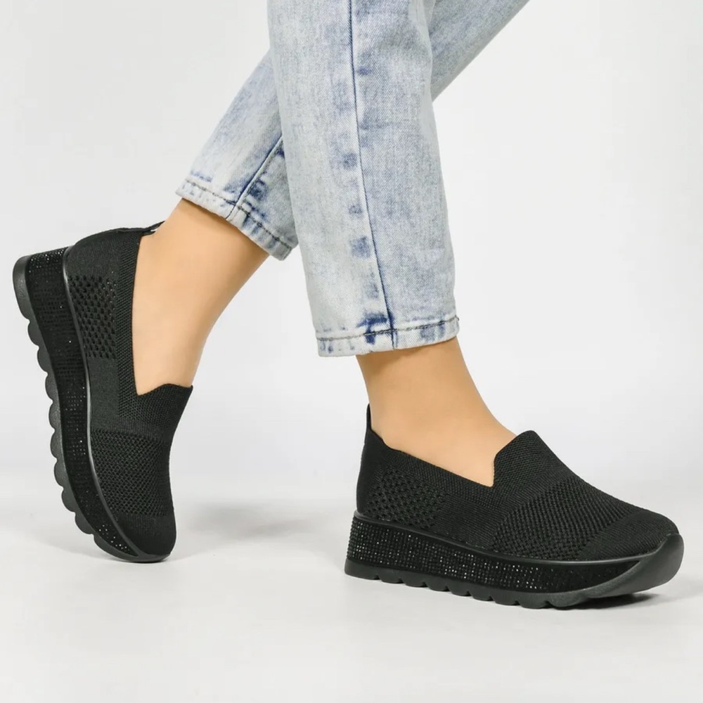 Elegant Black Platform Slip-Ons for Women without box